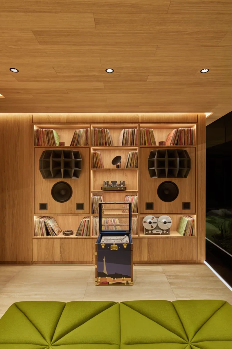  creada por Pharrell Williams para presentar la  colección Otoño/Invierno 2026 de Louis Vuitton.  