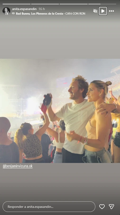 Anita y Benjamín durante el concierto de Bad Bunny.
