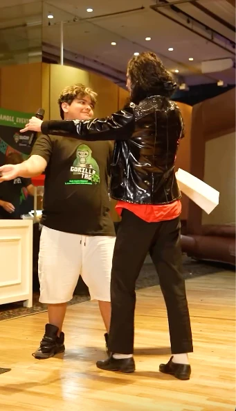 Dieguito es fan de la música de Michael Jackson. Fotos: IG.