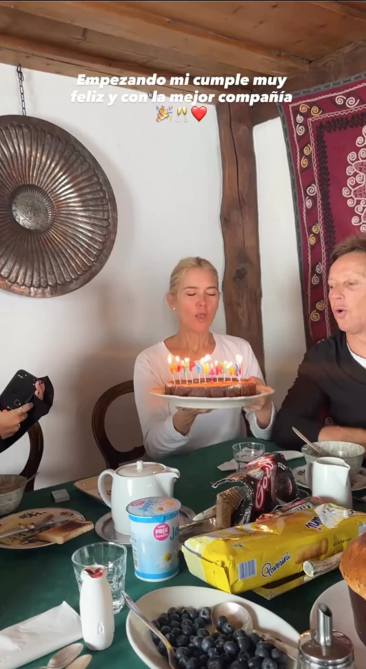Valeria Mazza celebró sus 54 años rodeada de sus hijos y marido Alejandro Gravier. 