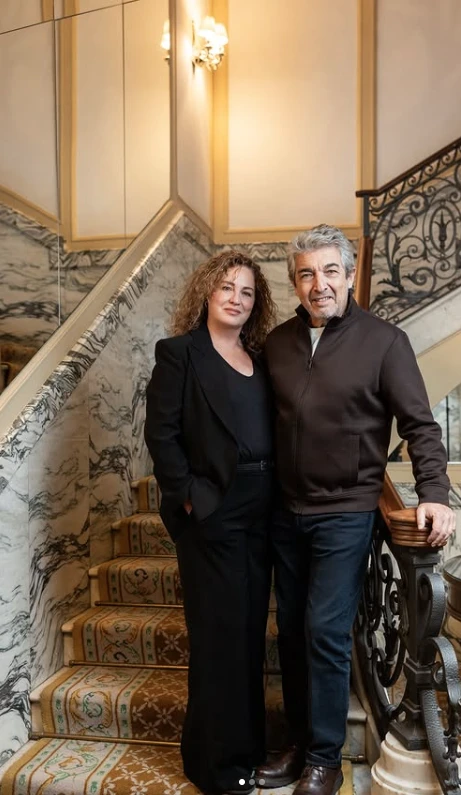 El look total black de Florencia Bas es pura inspiración para mujeres + 50.