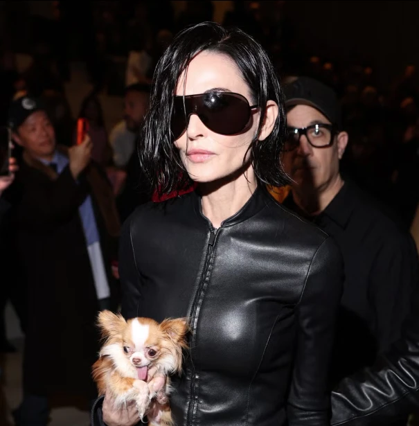 El nuevo (e impactante) look de Demi Moore en la Milan Fashion Week