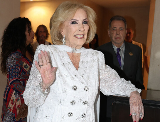 Mirtha Legrand celebró sus 99 con un impactante look total white