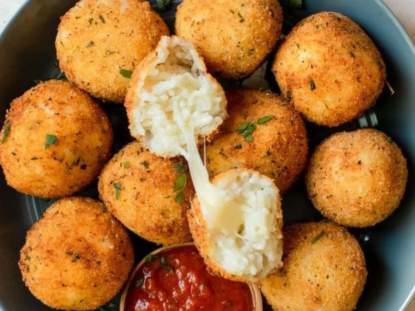 Bombas de papa rellenas de queso: una receta fácil e ideal para las viandas del cole