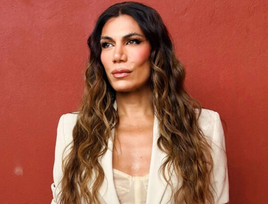 Flor de la V apostó al romanticismo moderno con un look etéreo y sofisticado