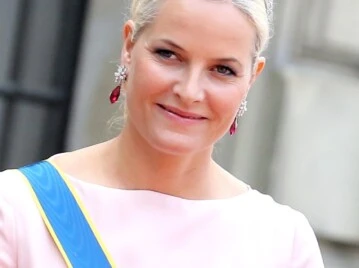 A 4 días de su trasplante pulmonar, cómo se encuentra la princesa noruega Mette-Marit