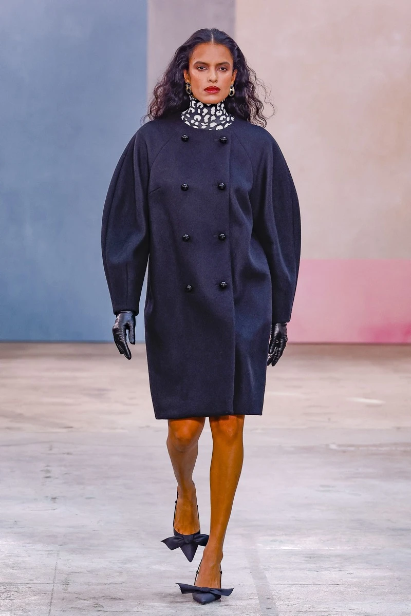 Défilé Carolina Herrera Collection Prêt-à-Porter Automne/Hiver 2026-2027 lors de la Fashion Week de New York (NYFW), Etats-Unis, le 12 février 2026.  — Runway - Carolina Herrera show during the New York Fashion Week February 2026 on February 12, 2026 in New York City.