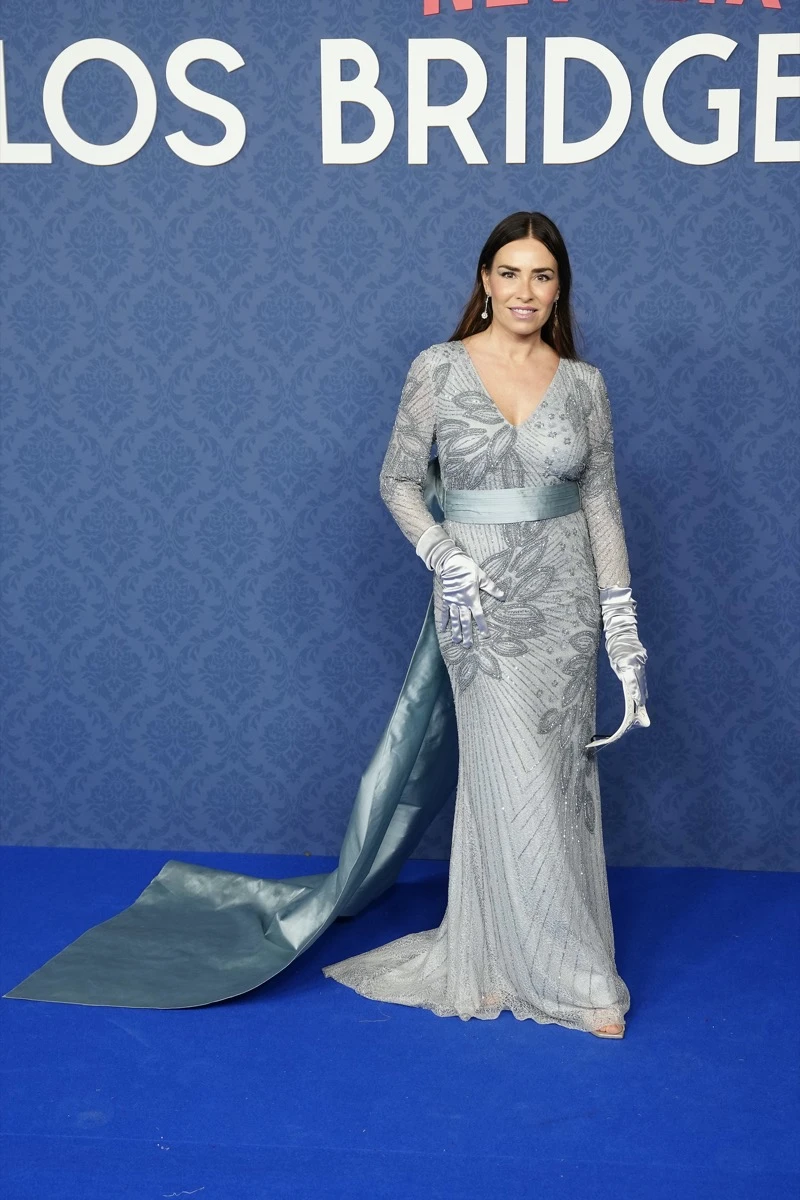 de Luke Thompson a Yerin Ha, los looks de los famosos en el baile de máscaras de Bridgerton