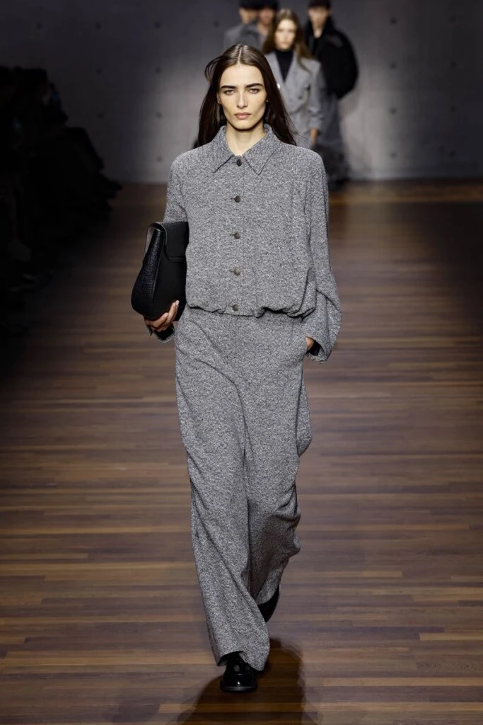 Desfile Emporio Armani colección otoño/ invierno 2026/ 27