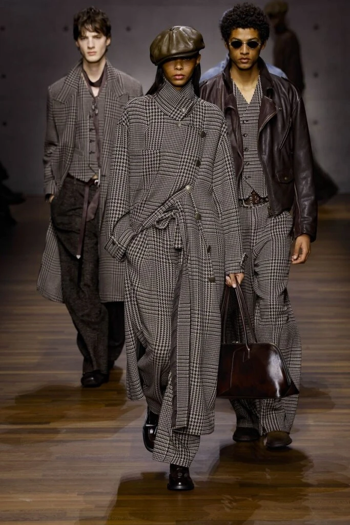 Desfile Emporio Armani colección otoño/ invierno 2026/ 27