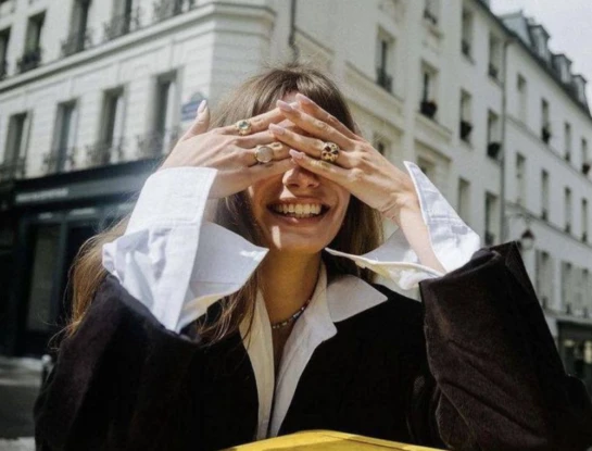 Cómo combinar joyas: claves para looks de invierno 2026