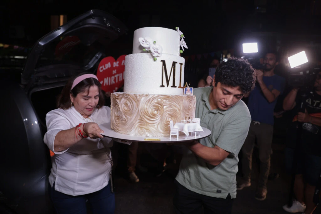 Una de las sorpresas fue una increíble torta.