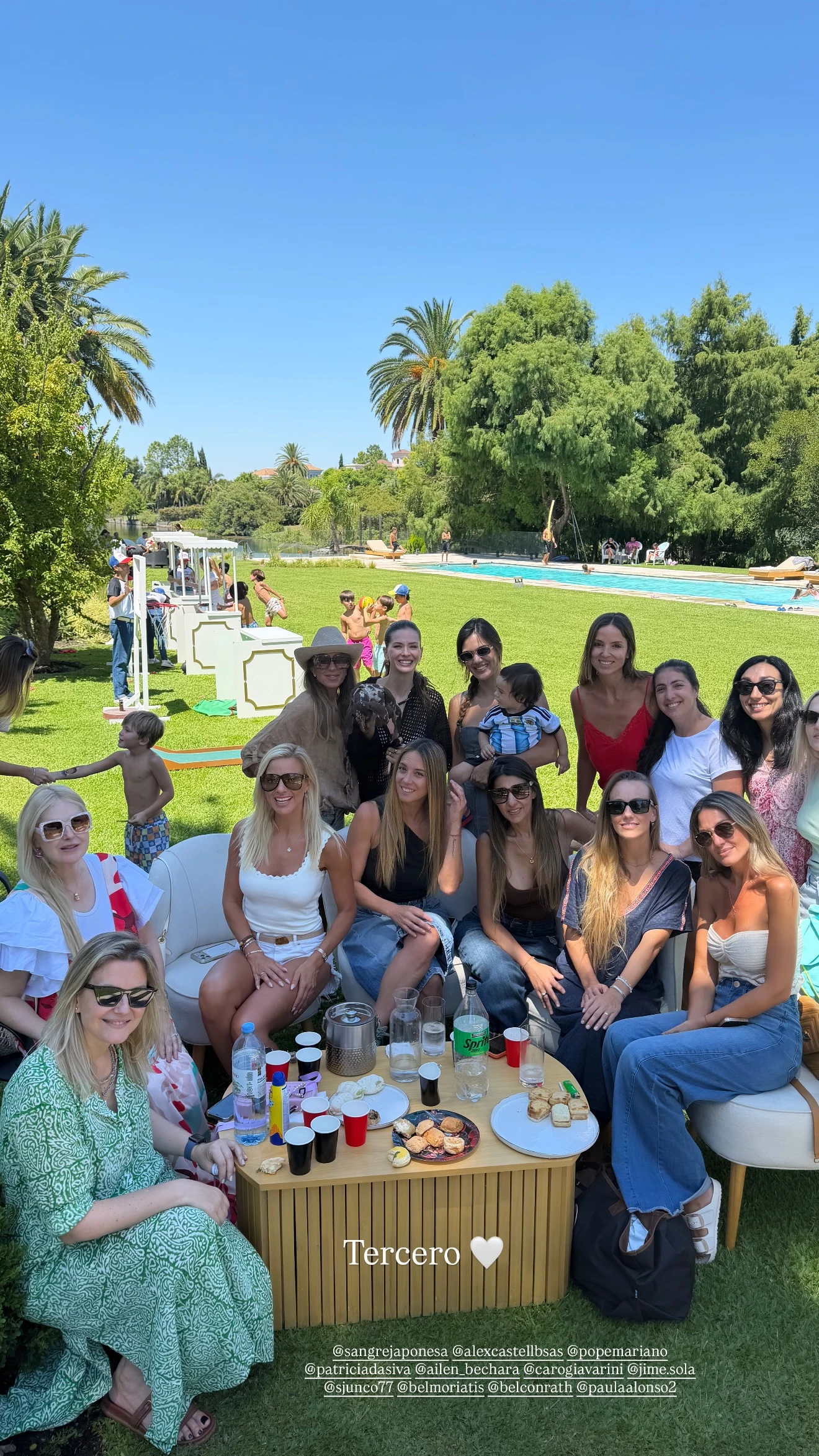 El cumpleaños de la pequeña contó con una zona especial para adultos.