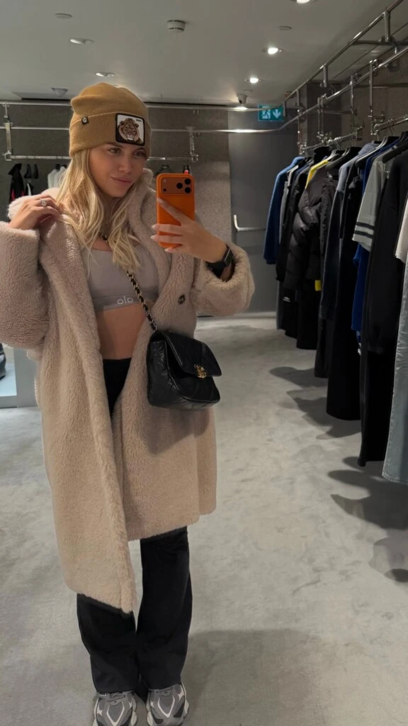 Wanda deslumbró con dos outfits pensados para el invierno europeo.