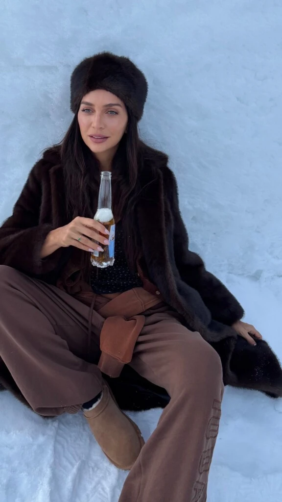 Fiel a su impronta fresca y sofisticada, Zaira apostó por estilismos invernales con sello propio.