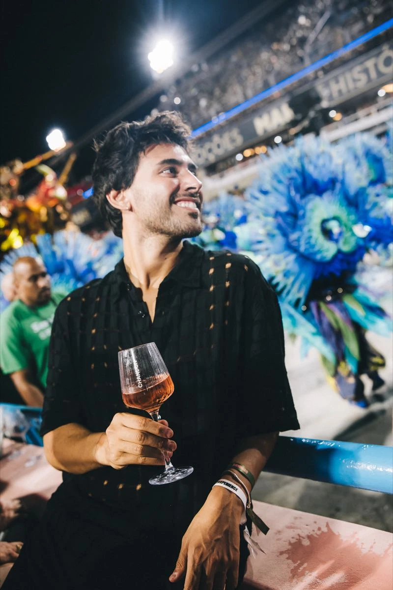 Lizardo Ponce en el Carnaval de Rio junto a CHANDON