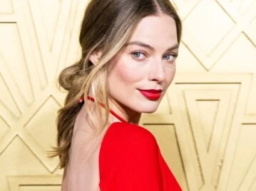 El increíble look de Margot Robbie en el estreno de “Cumbres borrascosas”