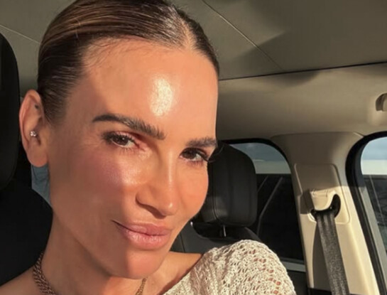 María Vázquez da cátedra de cómo transformar un vestido tejido en un look súper chic