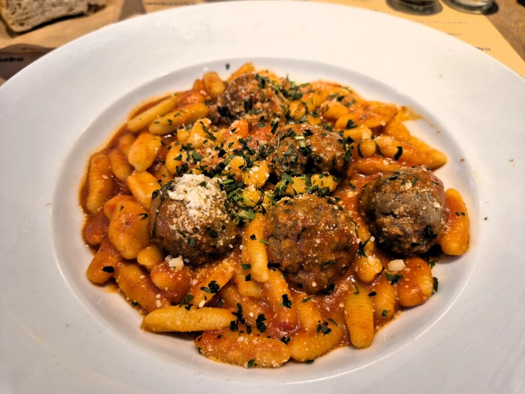 Cavatelli con meatballs