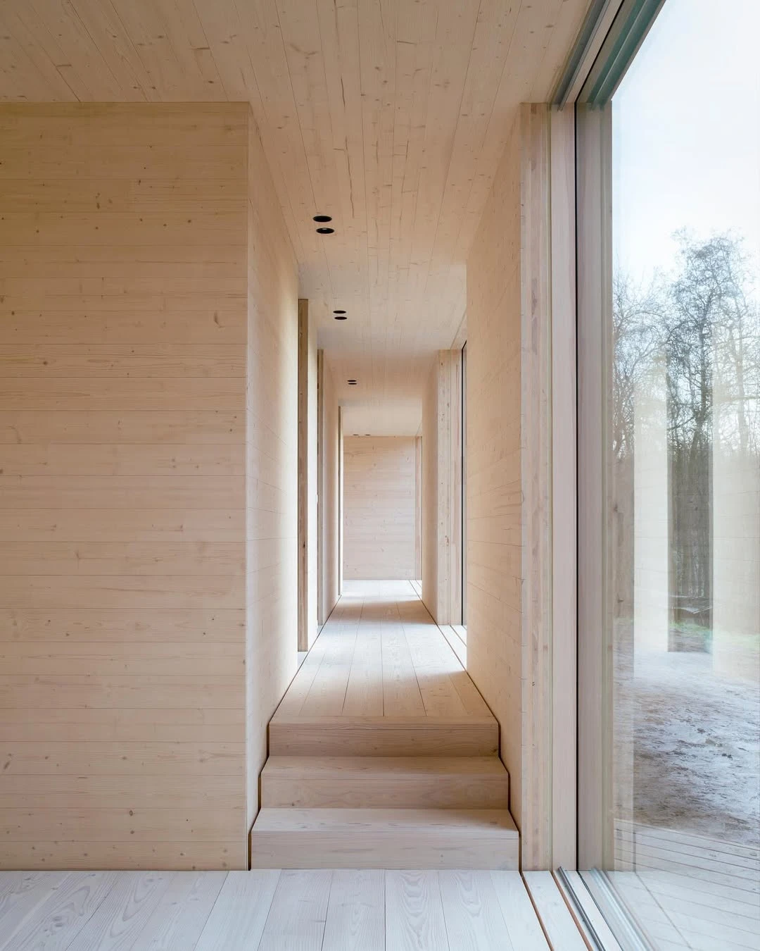 Así es la casa prefabricada danesa de acero y madera que se construye en tres días