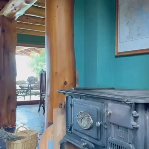 Así es la casa rústica de Carola del Bianco y Paquito Mayorga en Villa La Angostura