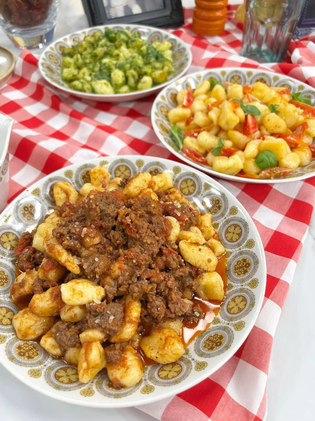 Ñoquis de queso con salsa de tomate fresca