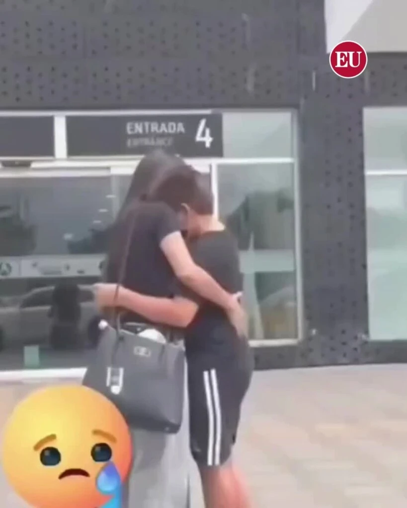 El abrazo eterno con su hijo: la historia detrás del video viral de la joven que murió en un accidente aéreo