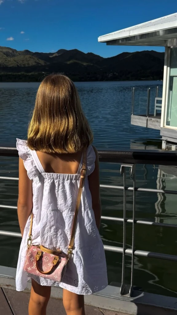 Isabella estrenó nuevo corte de look. Fotos: IG.