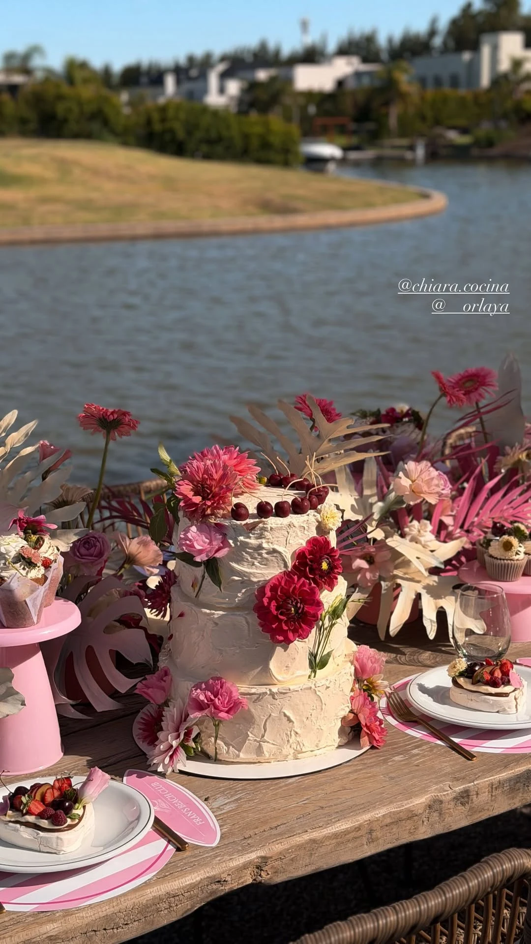 Así fue el festejo soñado de Francesca, la hija de Wanda Nara: flores, espuma y una torta de cuento