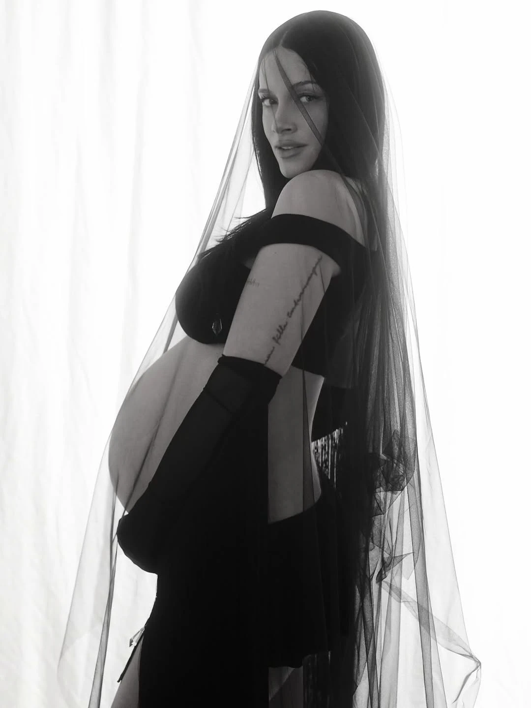 Oriana Sabatini compartió fotos de su sesión de maternidad. Fotos: IG.