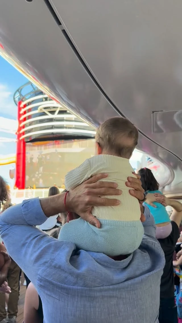 Jimena Barón y su familia en un crucero: pizza, helados y el divertido álbum de fotos de sus vacaciones