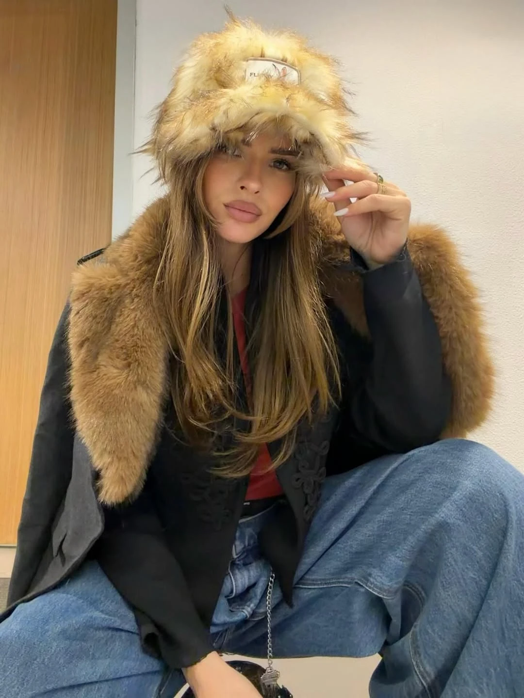 La China Suárez llevó un look ideal para el invierno turco. Fotos: IG.