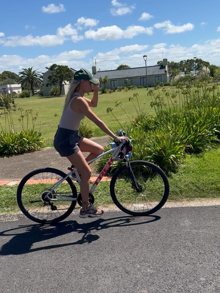 Anita Espasandín y Benjamín Vicuña: las fotos de su escapada romántica y relajada a Punta del Este