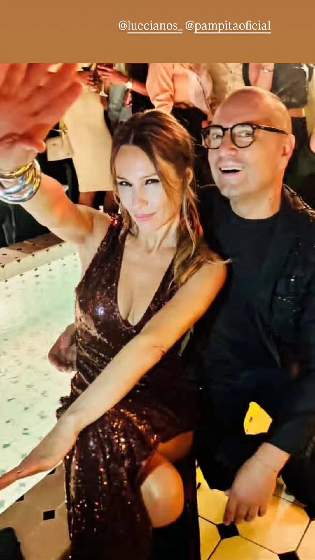 Vestidos de fiesta: Pampita y el uso estratégico de accesorios que te cambian el look