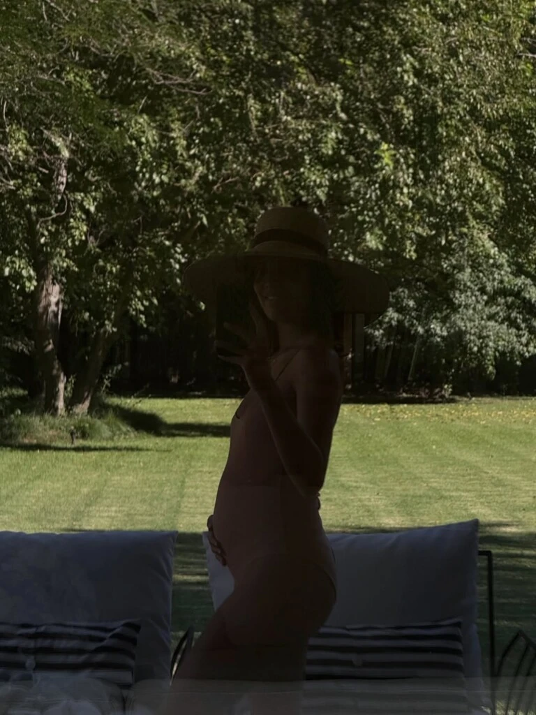 Taína Laurino publicó la primera foto de su pancita. Fotos: IG.