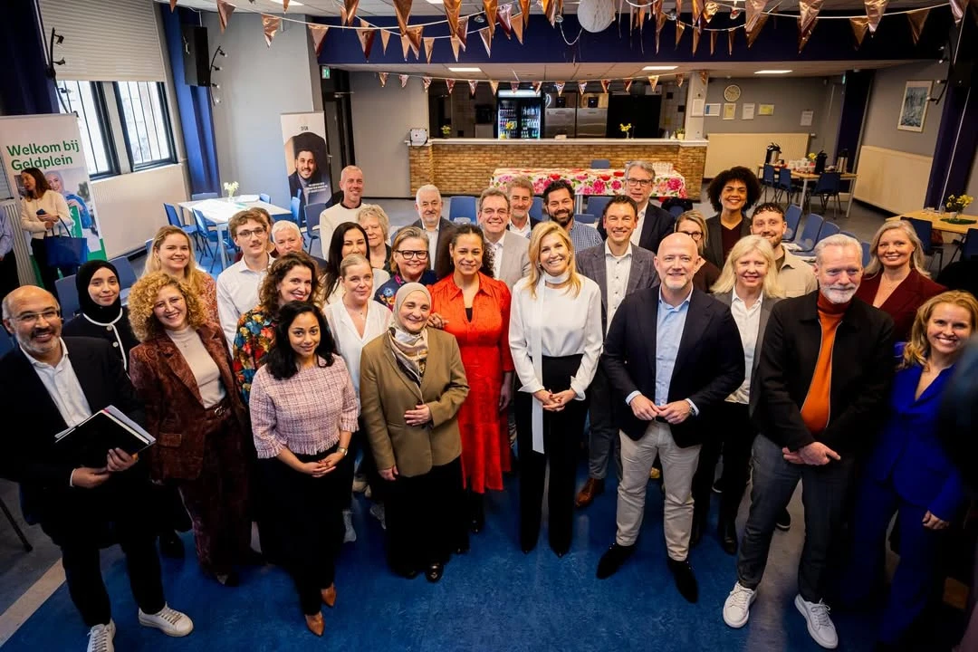 Máxima y el look working girl definitivo: cómo llevar la combinación más chic (y el detalle que es tendencia)