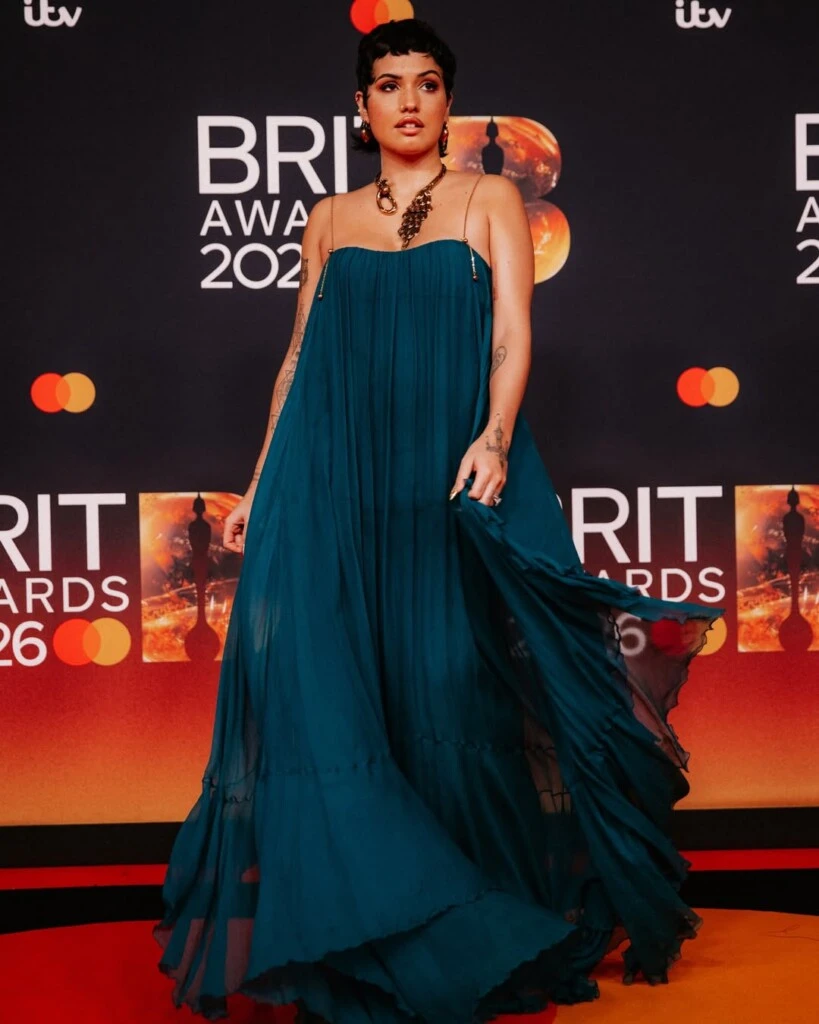 Mabel. Fotos: IG (@brit)