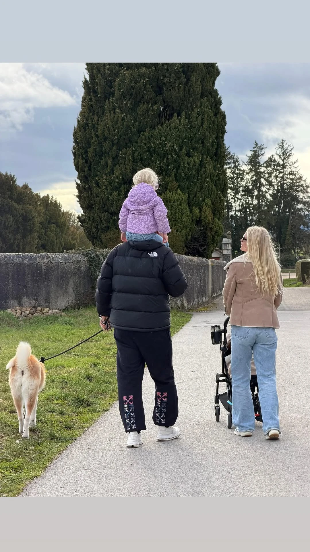 Maxi López volvió a Europa y compartió el íntimo reencuentro con Daniela Christiansson y sus hijos