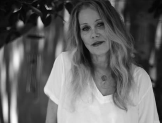 "Solo salgo de la cama para llevar a mi hija": el crudo relato de Christina Applegate sobre su vida con esclerosis múltiple