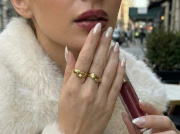 Taffeta nails: cómo llevar la tendencia inspirada en el lujo de las telas que es furor en TikTok