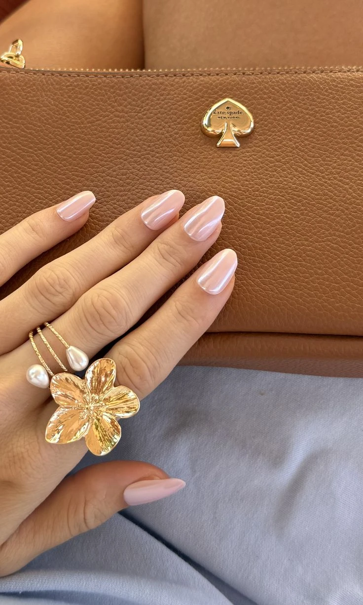 Taffeta nails: cómo llevar la tendencia inspirada en el lujo de las telas que es furor en TikTok