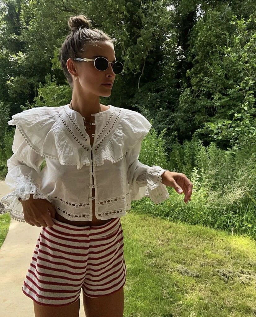 Podés crear diferentes looks con prendas con broderie.