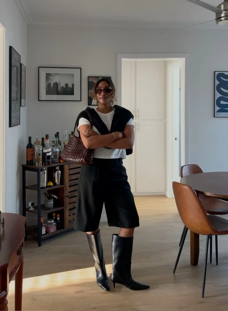 Las botas altas son clave para el otoño.