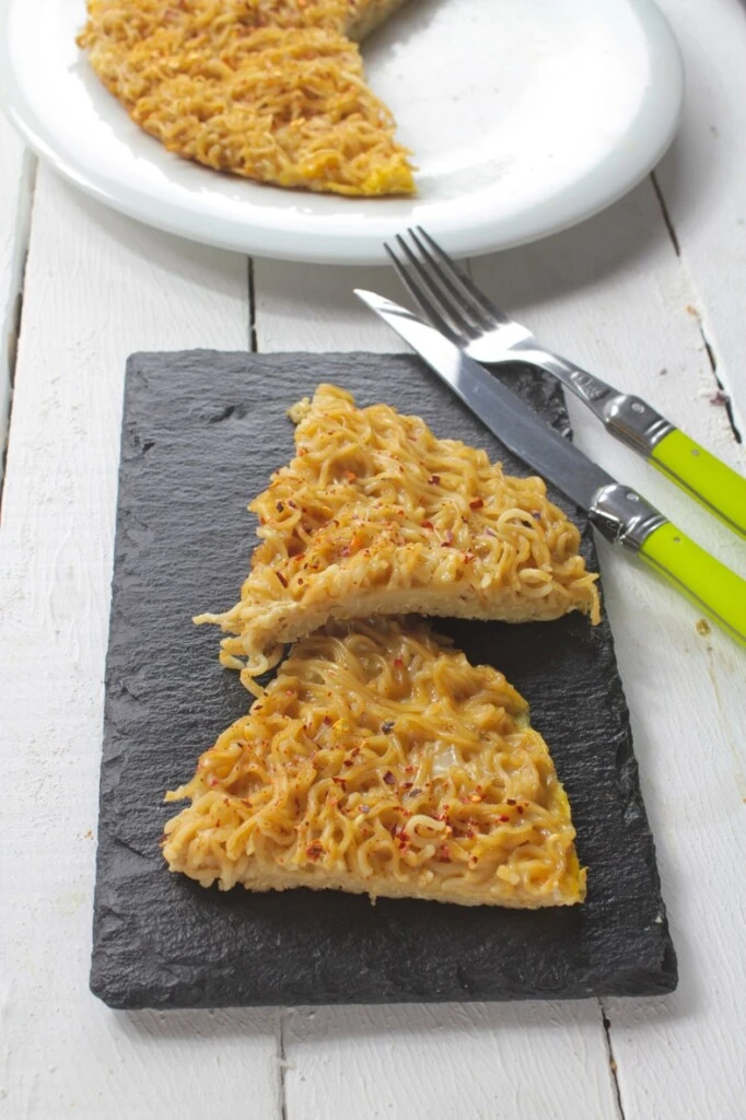 Torrejas de fideos: una receta anti-desperdicio que es una delicia

