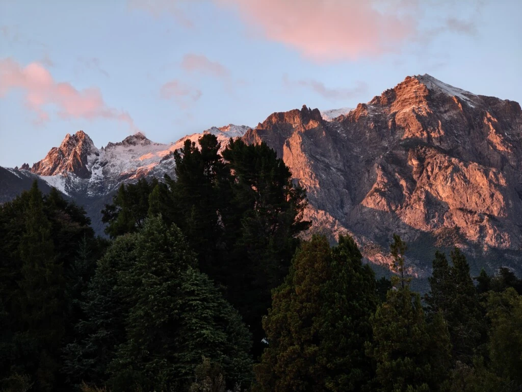 El paisaje de Bariloche potenciado por la tecnología de motorola signature.