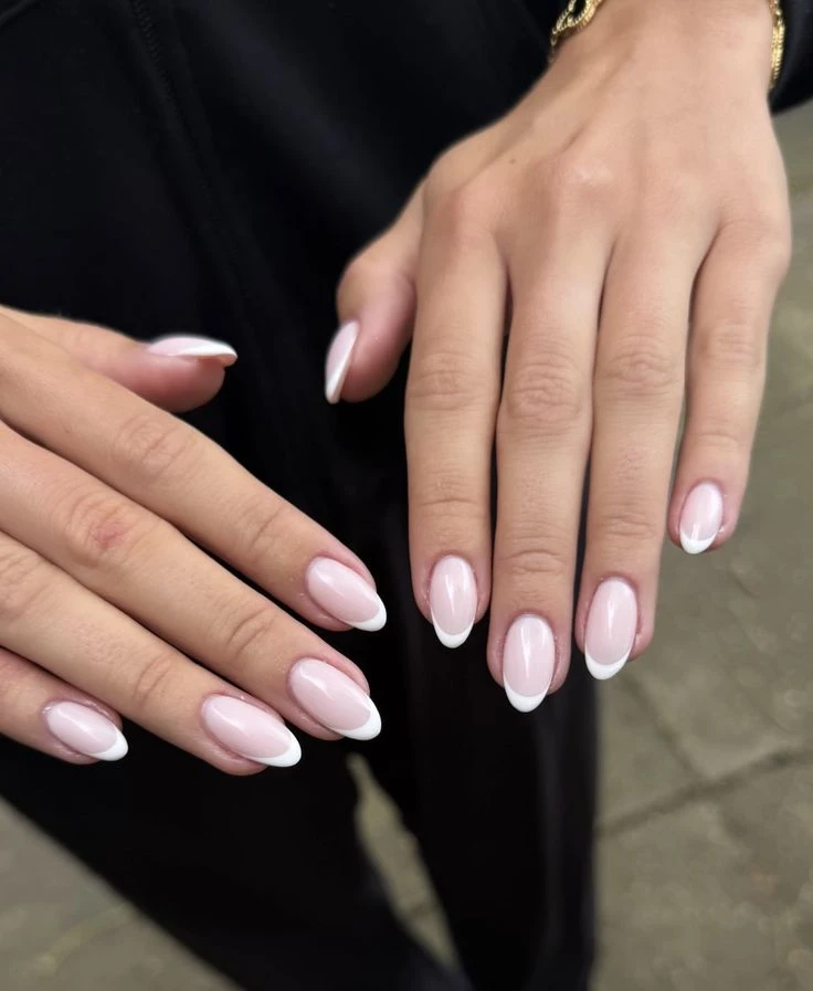 Chau extravagancia: los estilos de uñas que ya no se usan y las manicuras que mandan en 2026