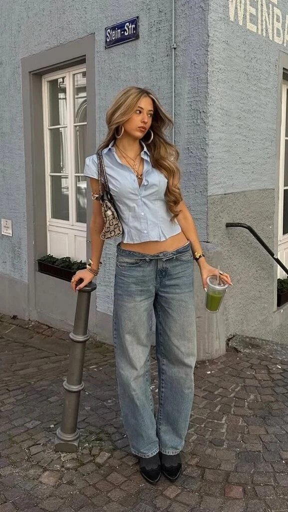 Esta camisa es súper versátil.