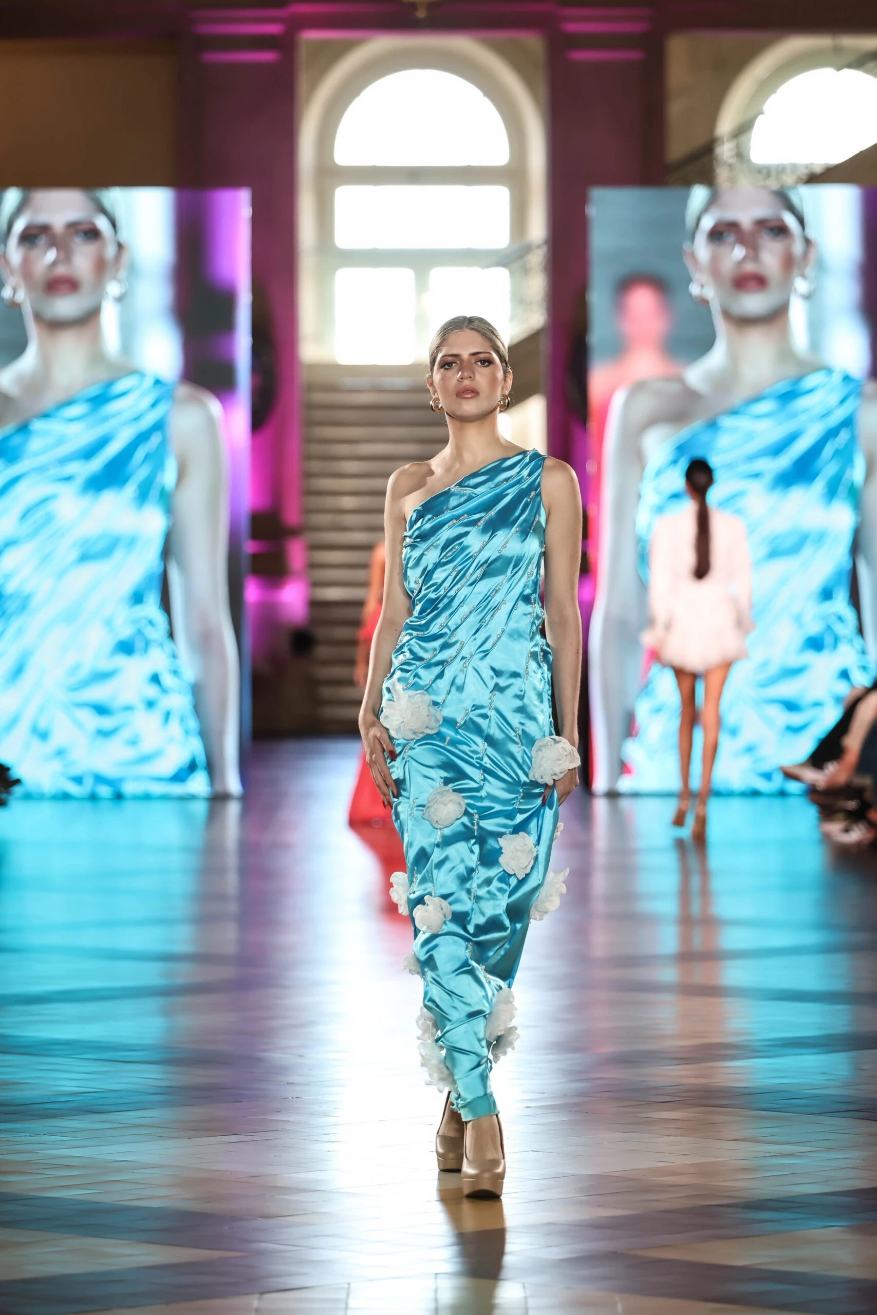 Desfile de Ariana Stoll.