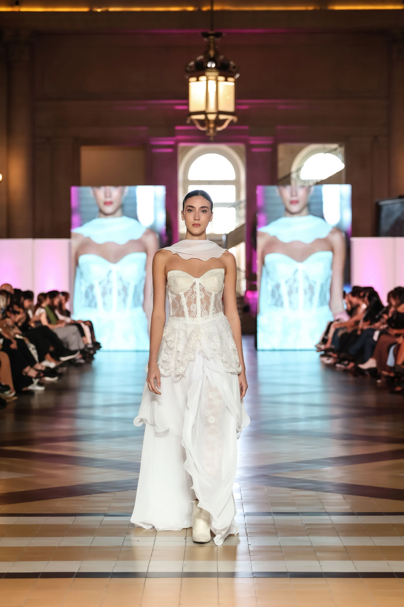 Desfile de Ariana Stoll.