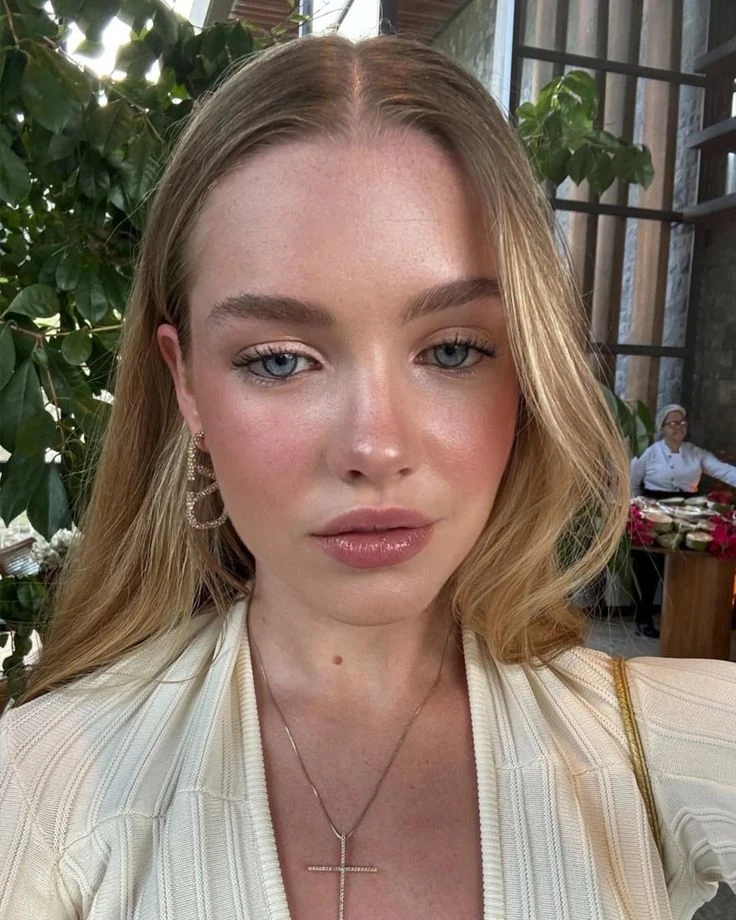 Under eye blush: la tendencia de maquillaje con rubor protagonista que suma un toque festivalero